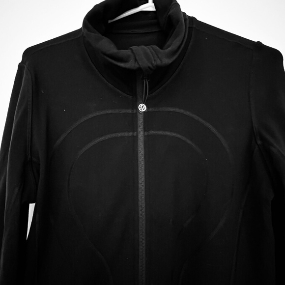 Lululemon Black Scuba Jacket Full Zipper Size 8 Thumb Holes Older Wide Waistband - Picture 2 of 5